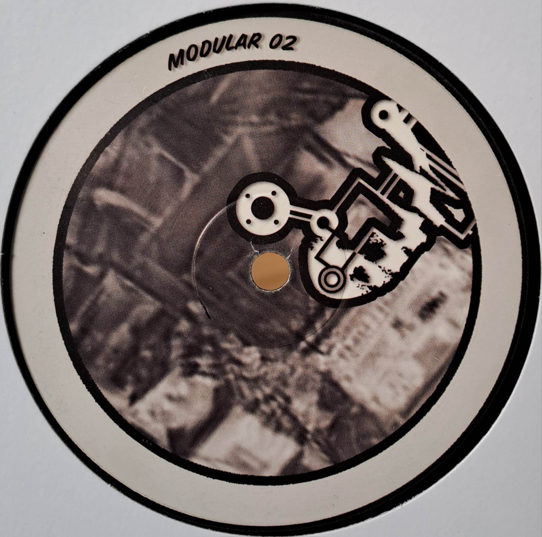1) Modular 02 - vinyle freetekno