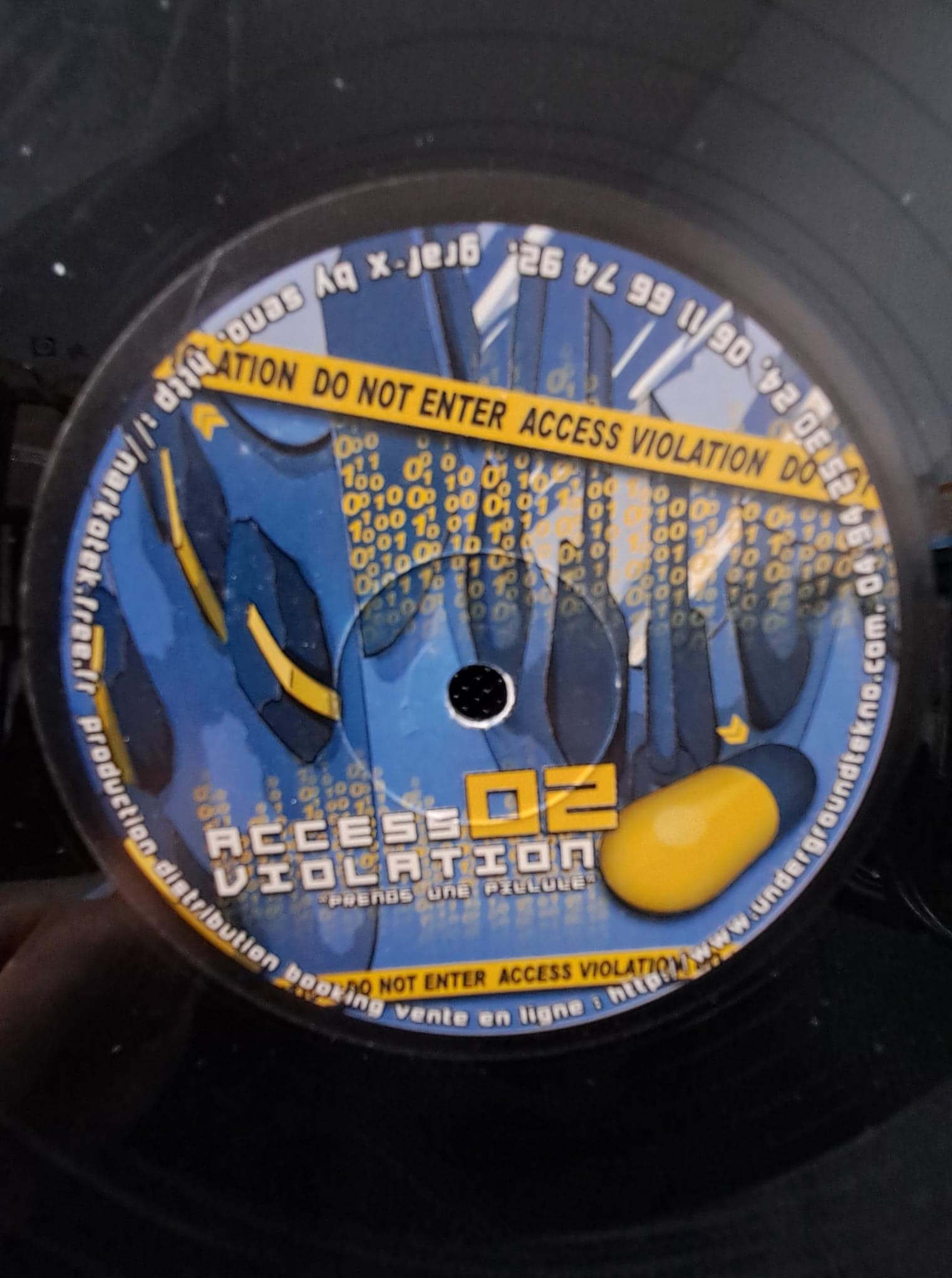 2) Access Violation 02 - vinyle freetekno