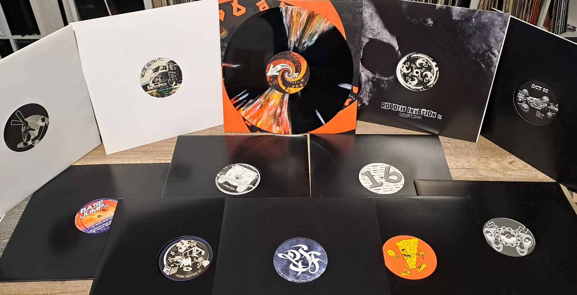 25% sur le 6eme lot de Noël tribe de 12 vinyles neufs - vinyle freetekno