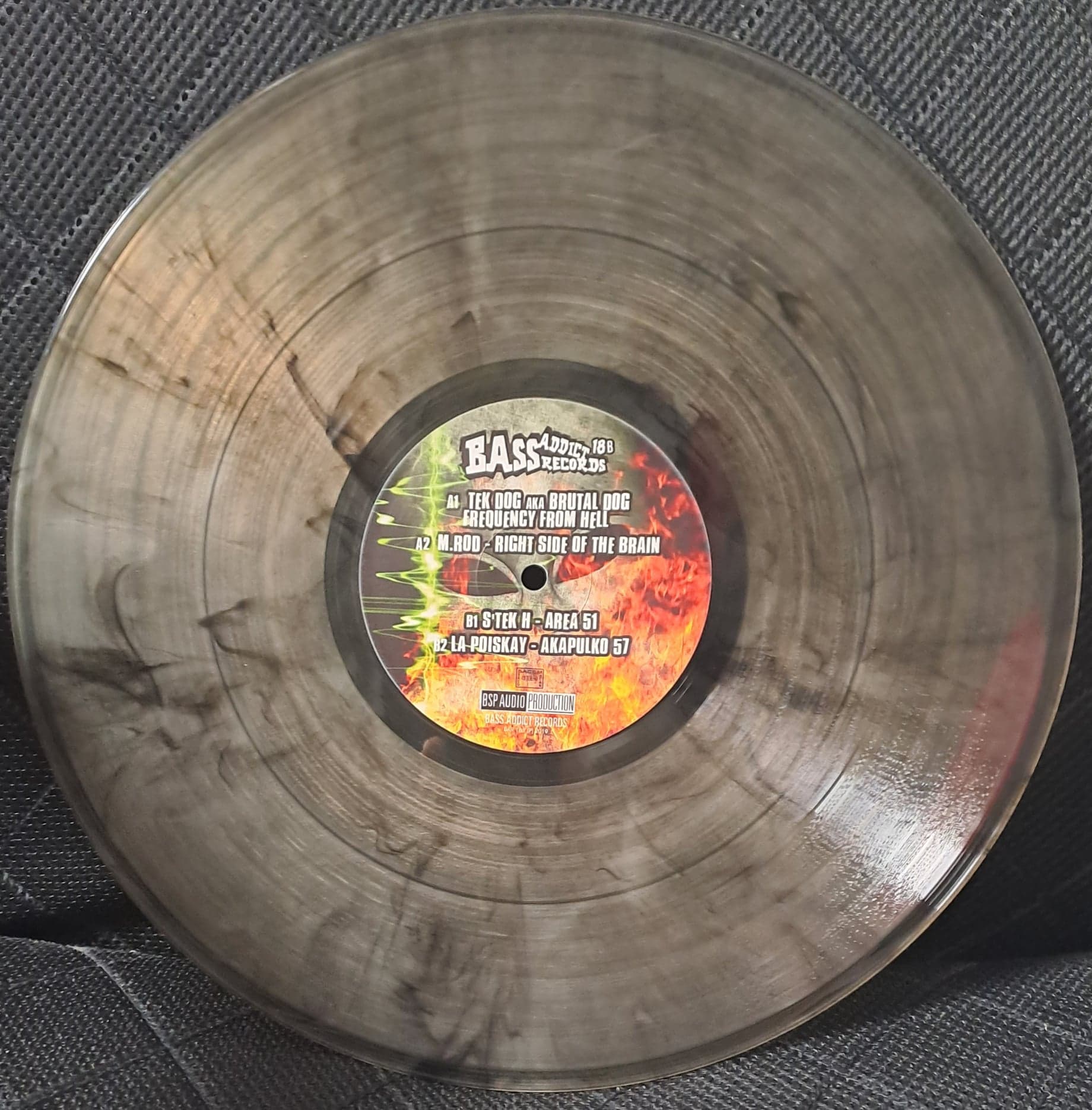 Bass Addict 18 (Gris transparent) - vinyle acid