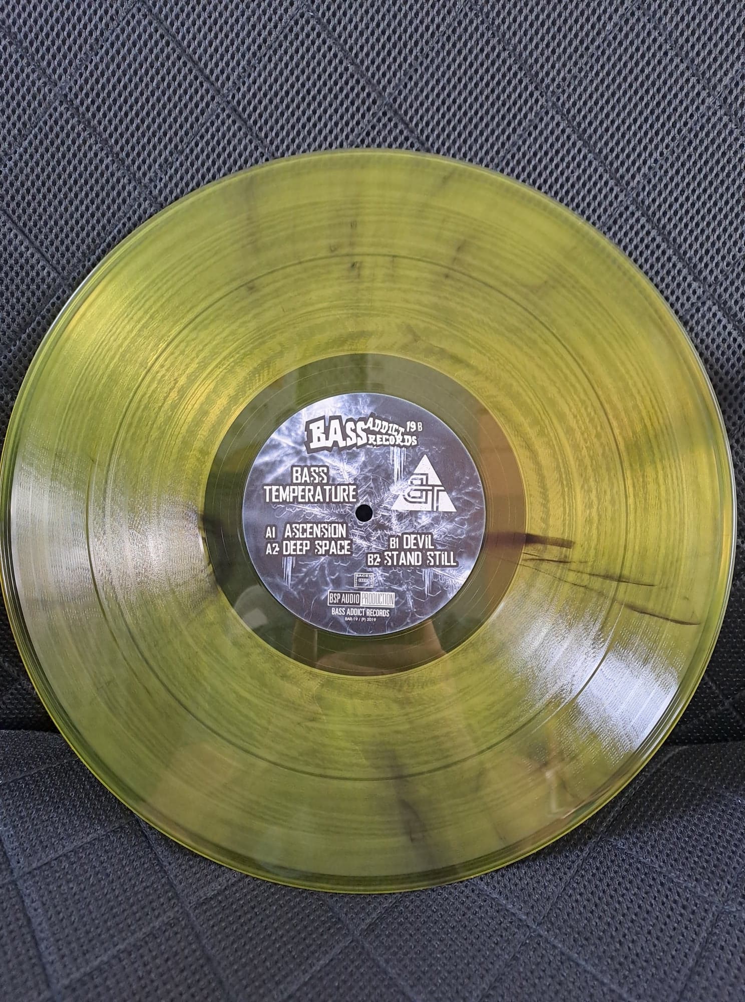 Bass Addict 19 (Couleur Jaune Transparent) - vinyle acid