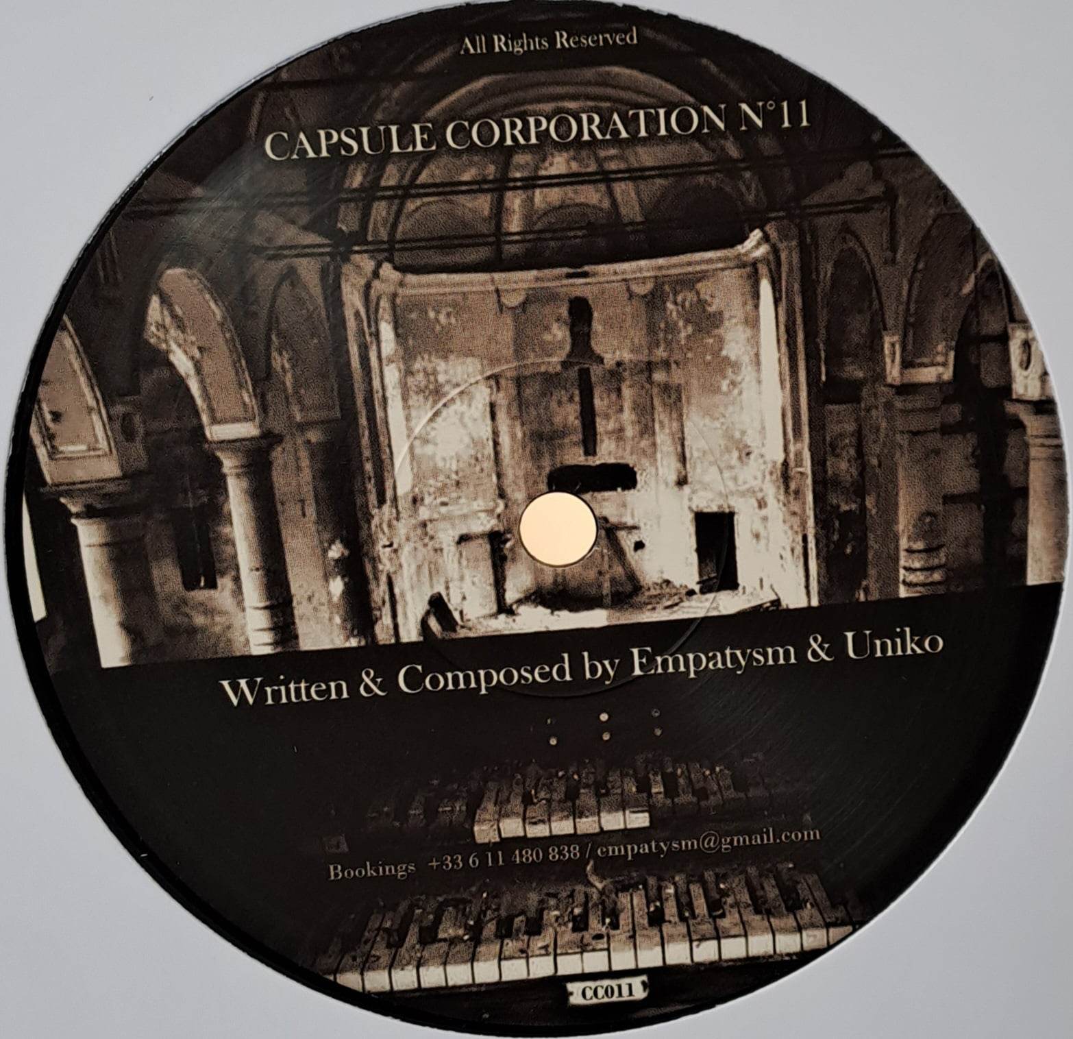 Capsule Corp 11 (dernières copies en stock) - vinyle freetekno