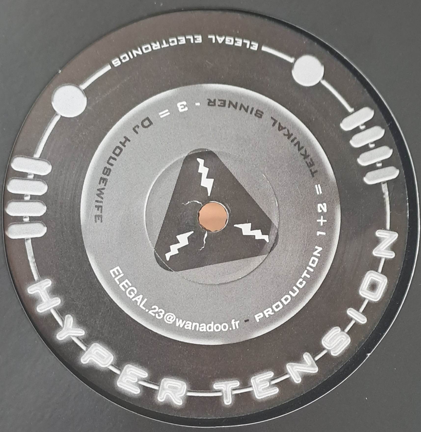 Elegal Electronics 003 - vinyle freetekno