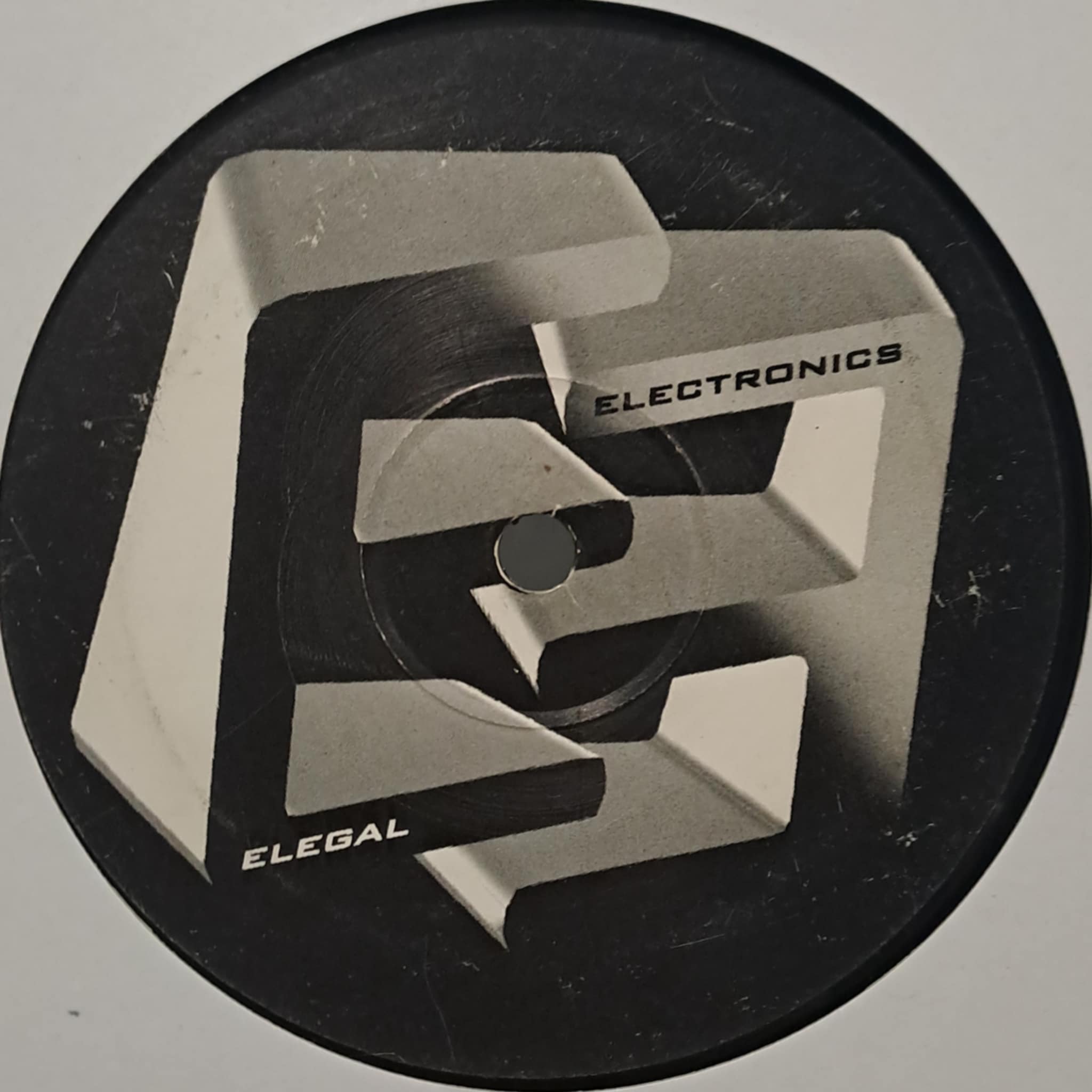 Elegal Electronics 03 - vinyle freetekno