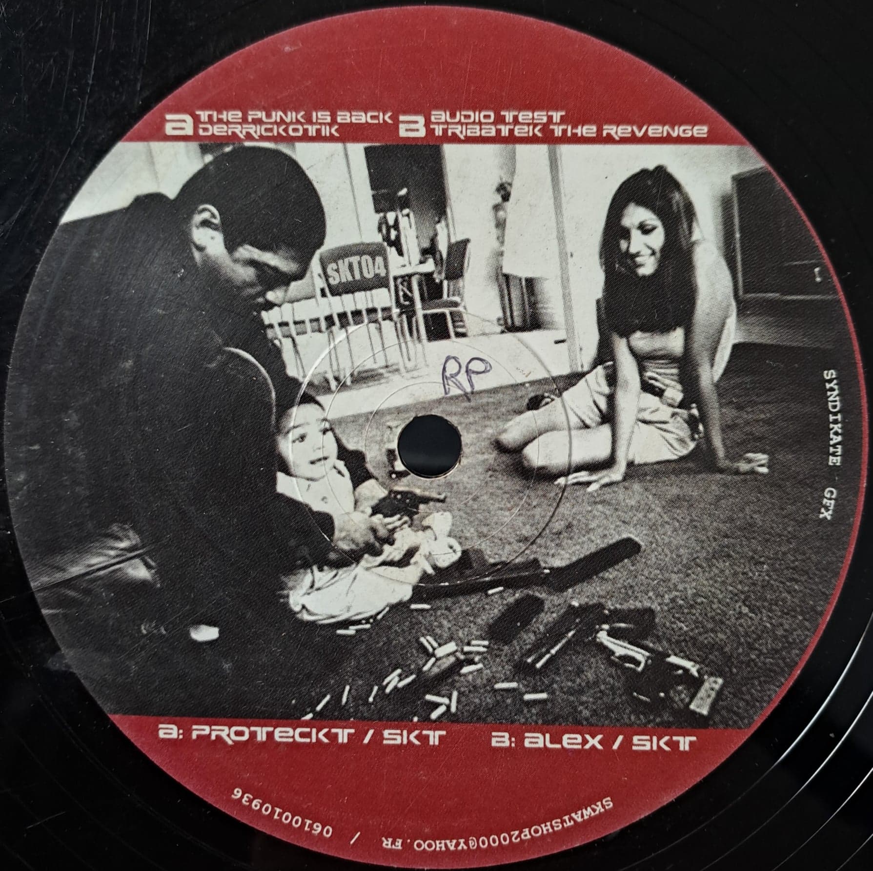 SKT 04 - vinyle freetekno