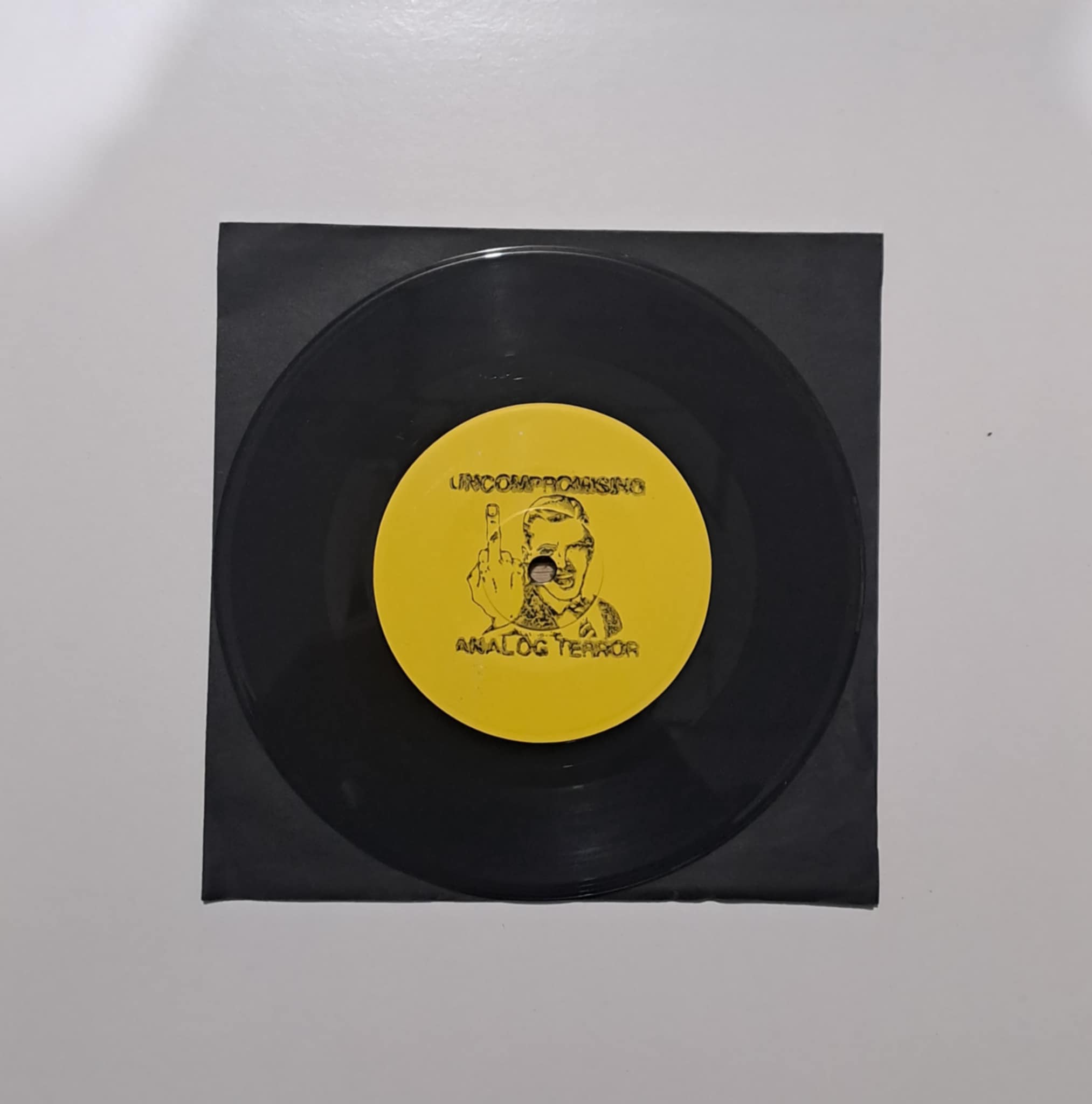 Uncompromising Analog Terror 4A - vinyle acid